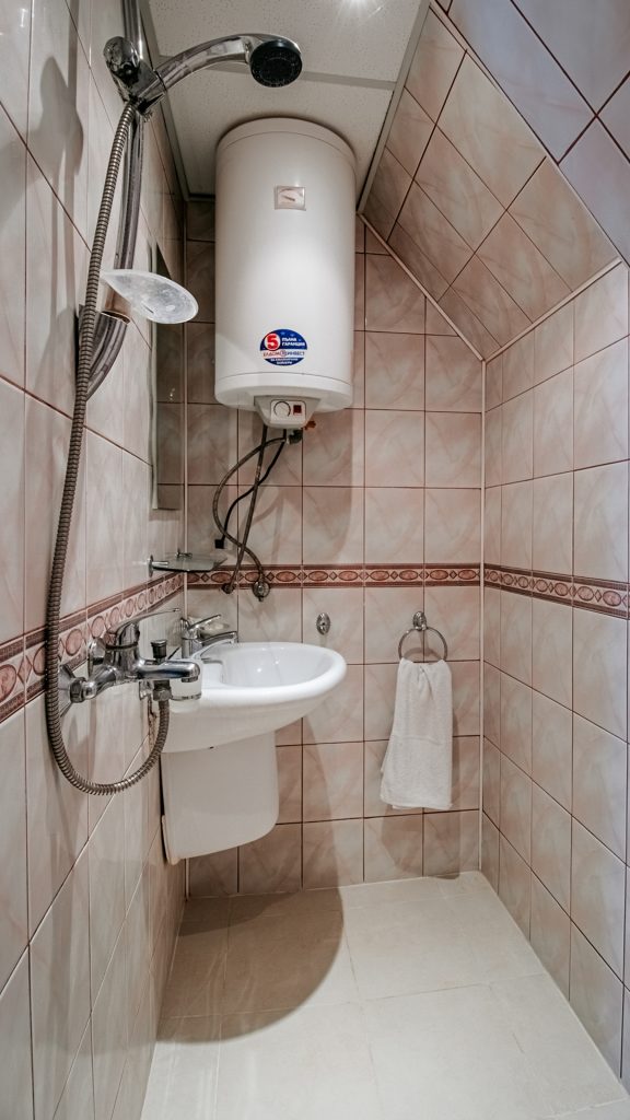 Studio-Bathroom