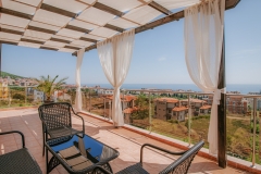 2 Bedrooms Terrace