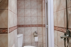 Studio-Bathroom_2